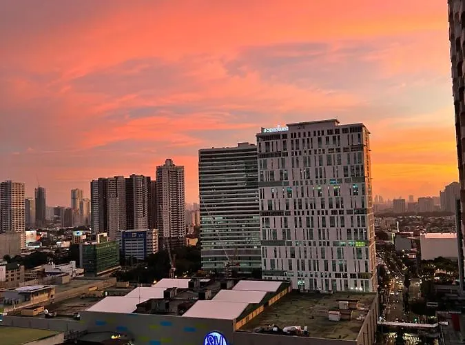 Manhattan Heights Tower B Apartahotel 4*